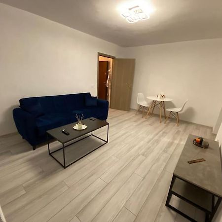 Black& White Apartment Braşov Eksteriør billede